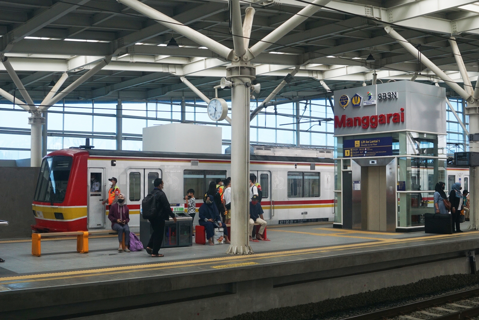 Presiden Jokowi rsmikan pengembangan tahap I Stasiun Manggarai (Ashar/SinPo.id)