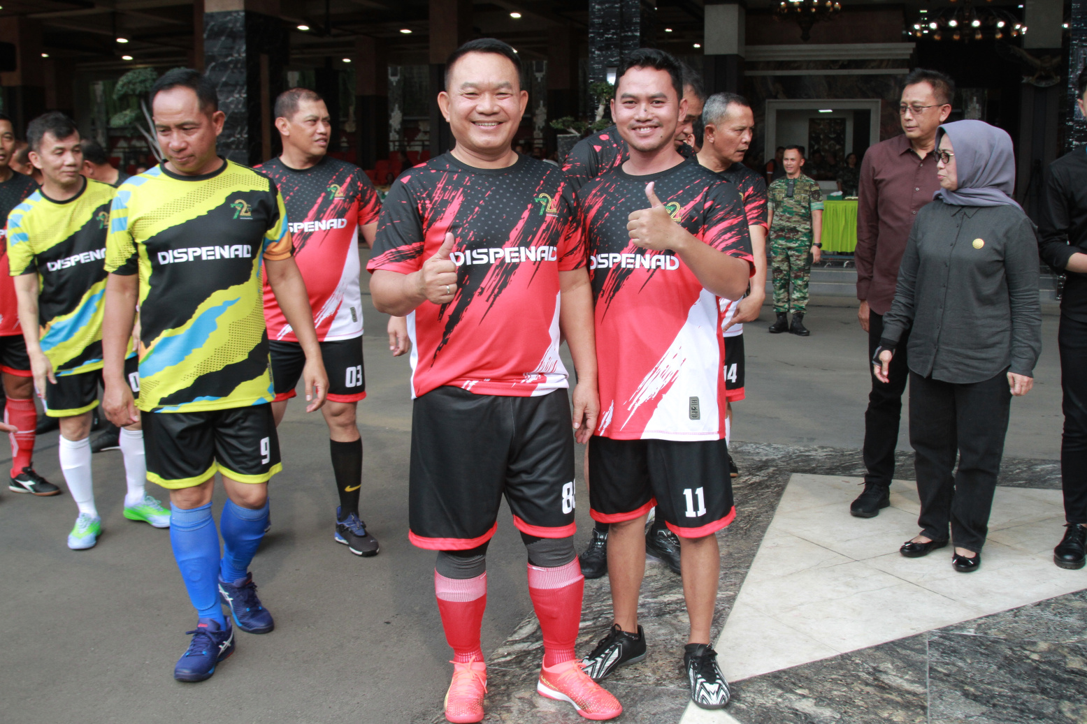 KASAD Jenderal TNI Dr Dudung menggelar fun soccer game KASAD bersama para pimpinan media nasional (Ashar/SinPo.id)nPo.id)