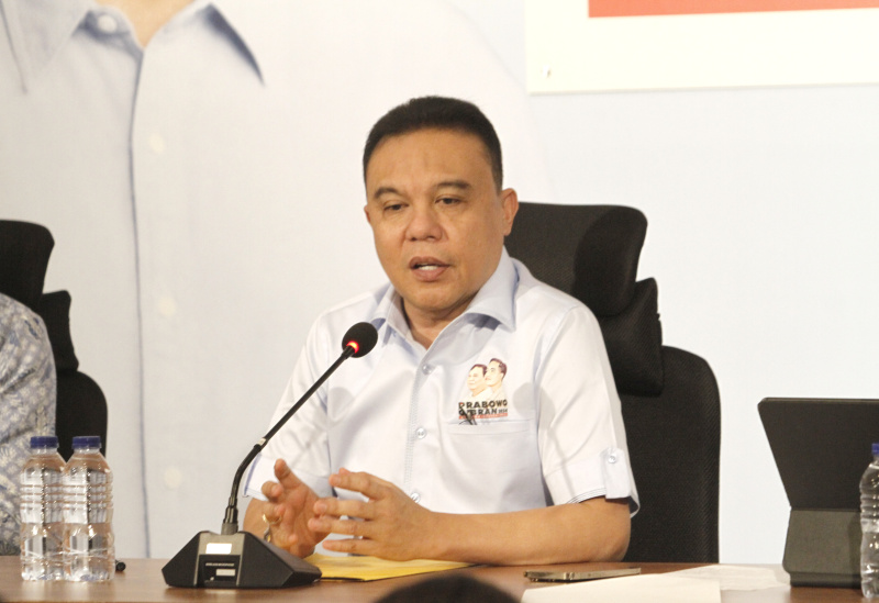 Ketua Koordinator Strategis TKN Prabowo-Gibran Prof Sufmi Dasco gelar konfrensi pers terkait putusan MK Pencalonan Gibran (Ashar/SinPo.id)
