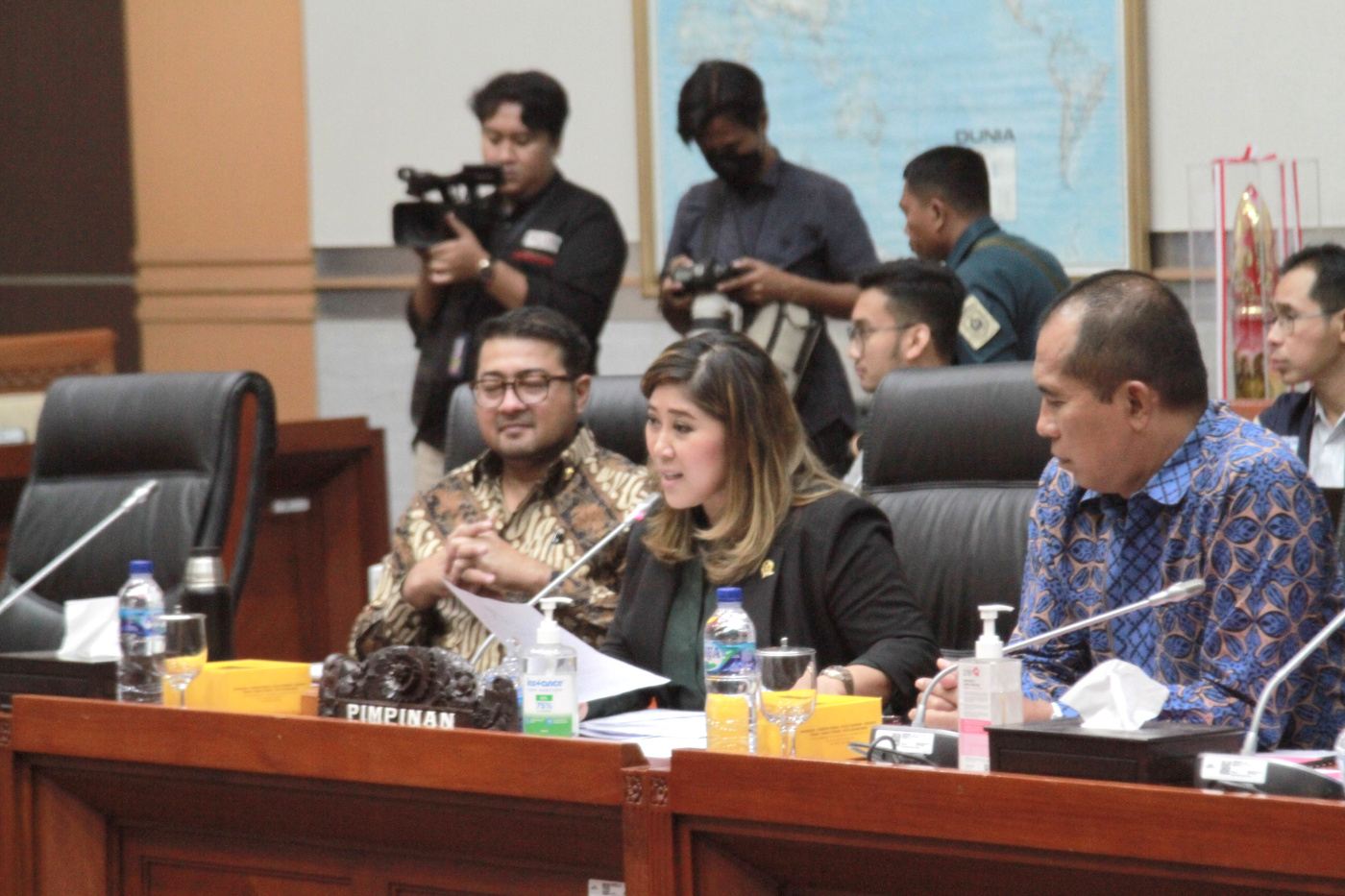 Komisi I DPR gelar raker dengan Panglima TNI, KASAL, WAKASAD, KASAU bahas situasi terkini keamanan Papua (Ashar/SinPo.id)