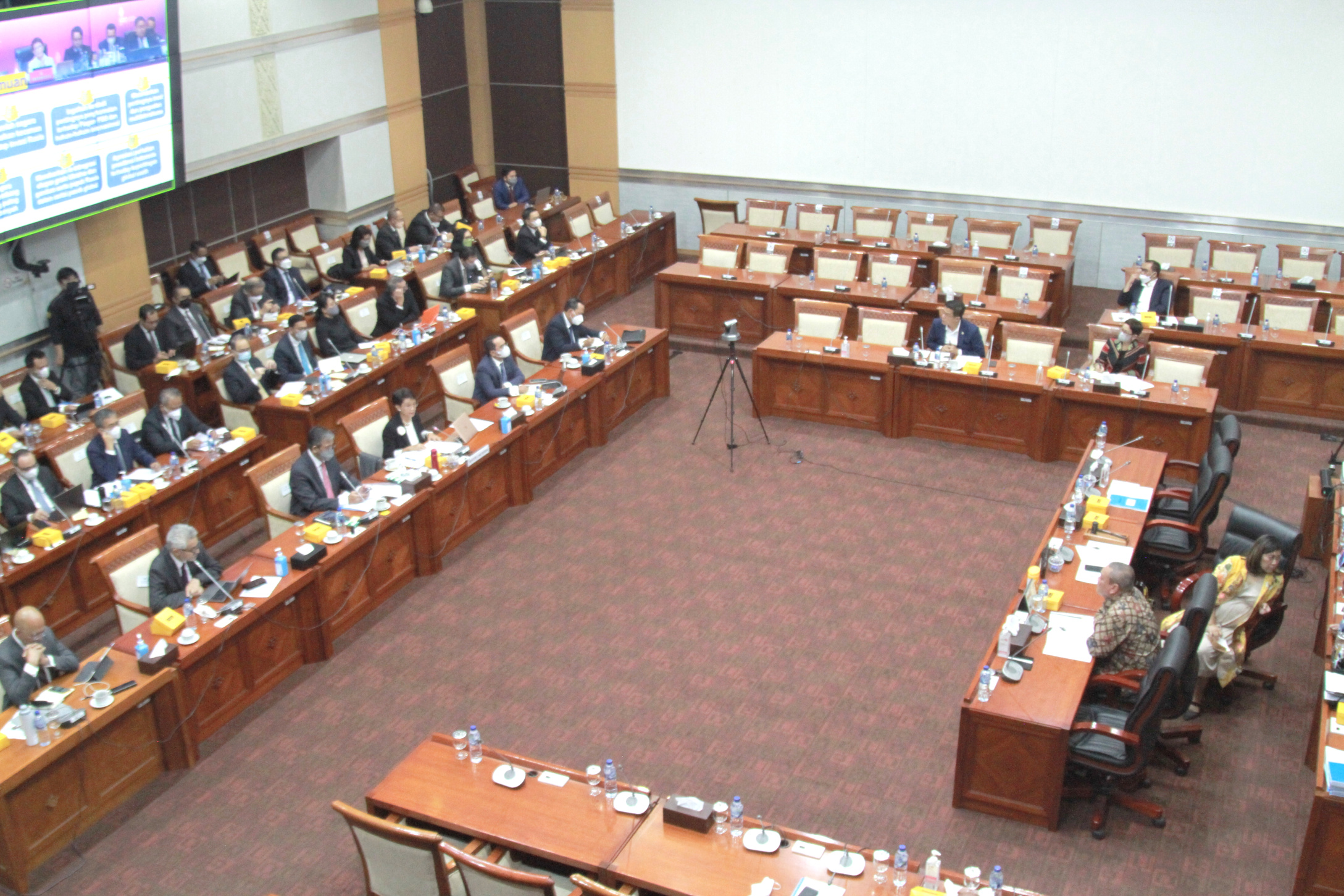 Menteri Luar Negeri Retno Marsudi Rapat kerja bersama Komisi I DPR RI (Ashar/SinPo.id)