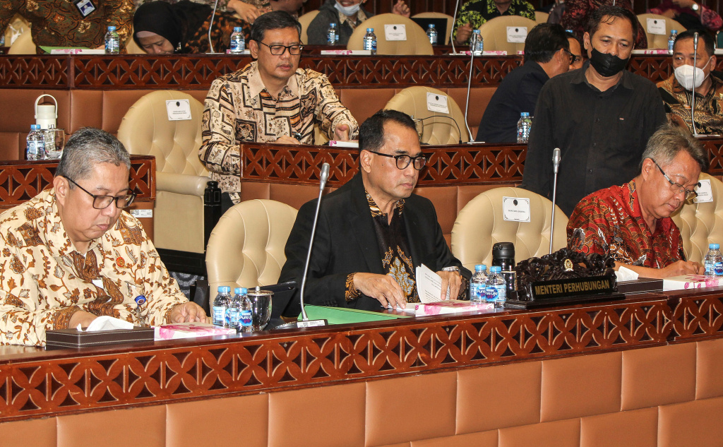 Menhub Budi Karya Sumadi menghadiri Raker dengan Komisi V DPR (Ashar/SinPo.id)