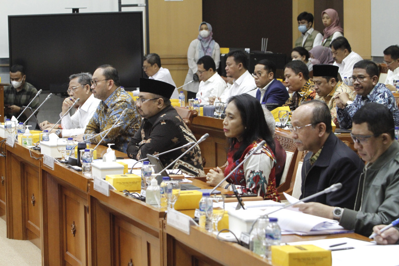 Komisi VIII DPR gelar raker bersama Menag, Mensos, Menteri PPPA dan Kepala BNPB bahas Anggaran 2024 (Ashar/SinPo.id)