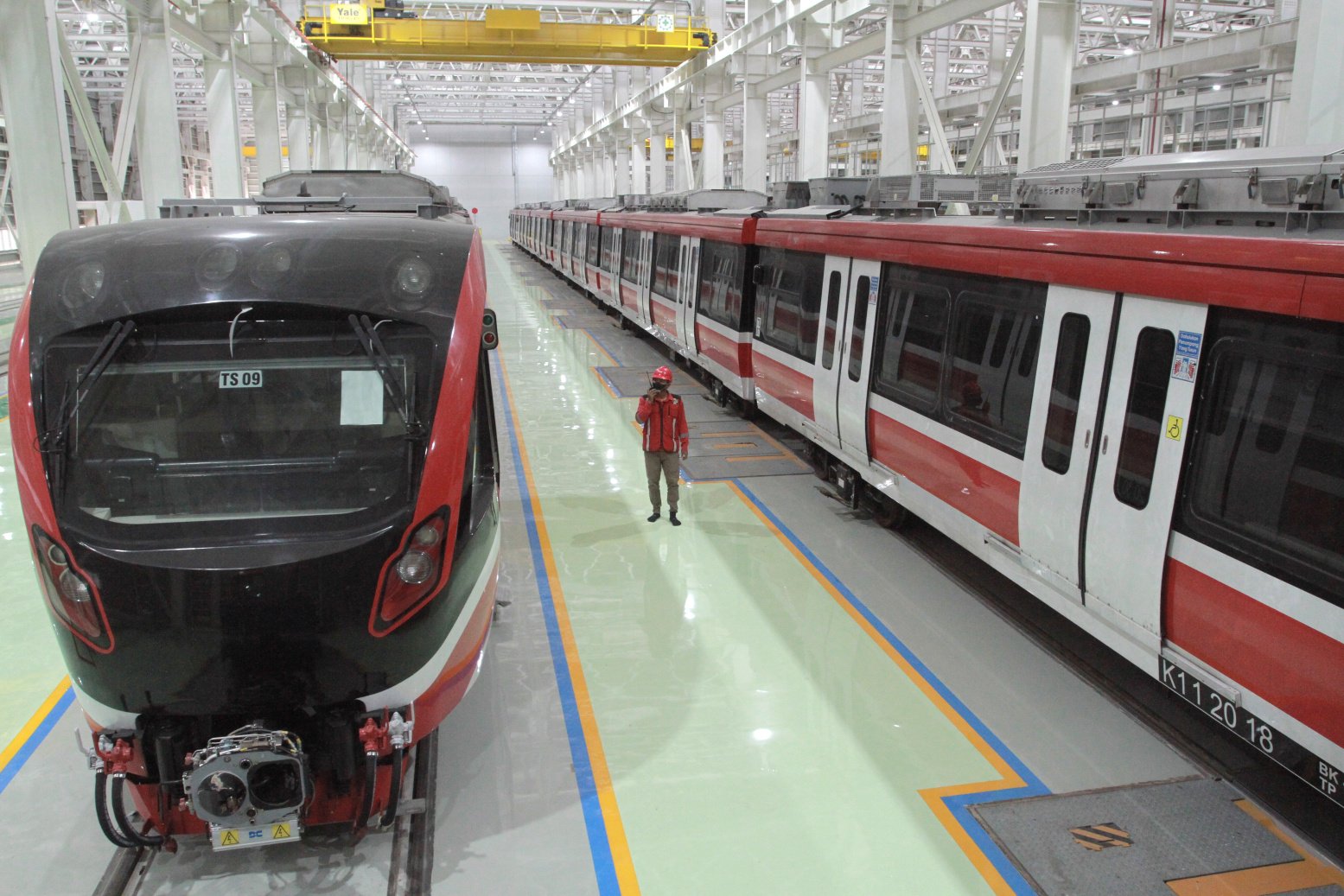 LRT Jabodebek sudah mencapai tahap penyelesaian 85 persen dan nantinya akan siap beroperasi pada Juli 2023 mendatang (Ashar/SinPo.id)
