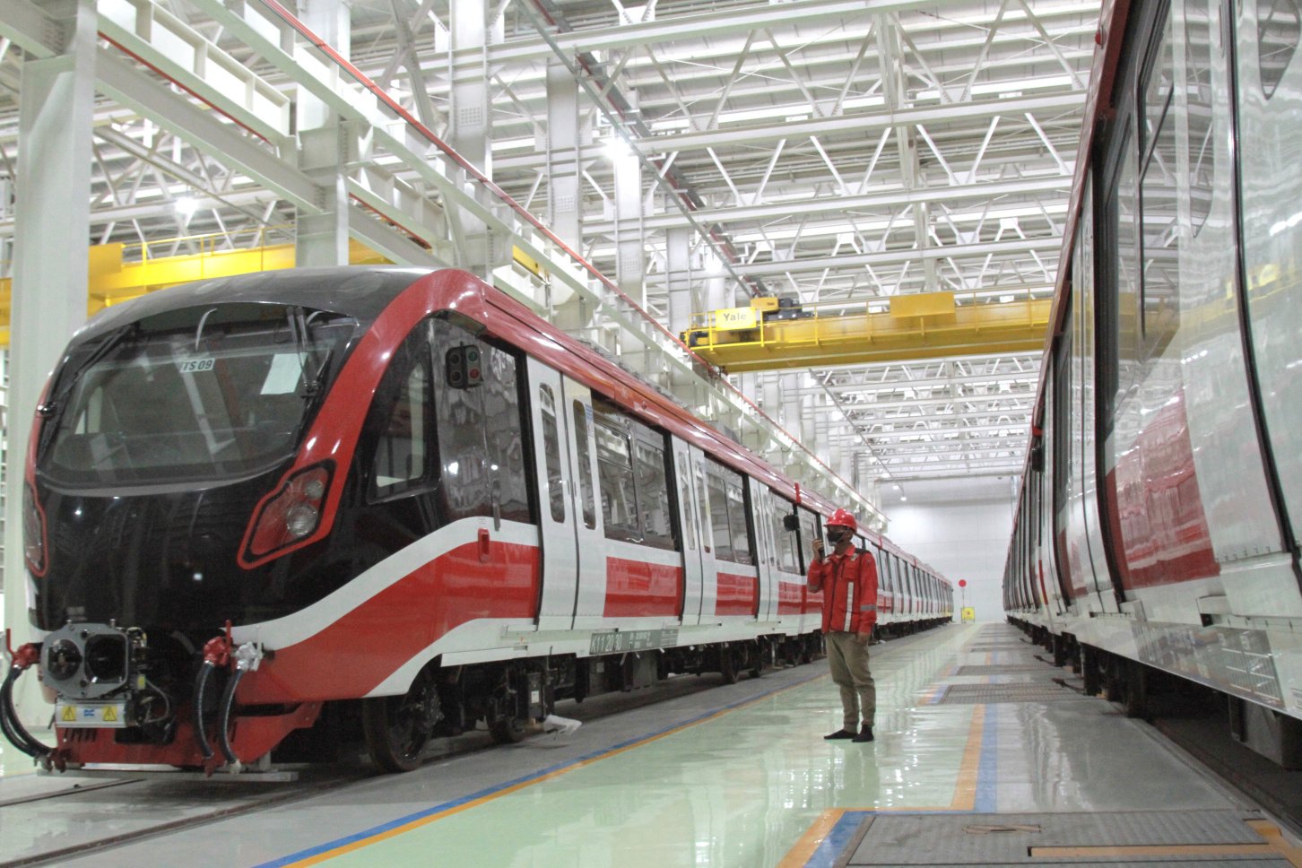 LRT Jabodebek sudah mencapai tahap penyelesaian 85 persen dan nantinya akan siap beroperasi pada Juli 2023 mendatang (Ashar/SinPo.id)