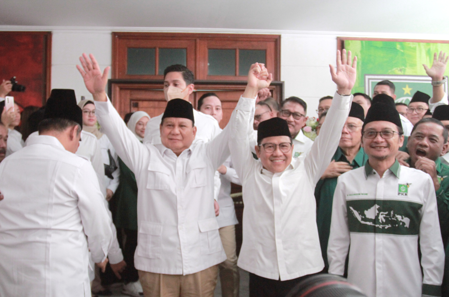 Prabowo Subianto dan Cak Imin meresmikan Sekretariat bersama Partai Gerindra dan PKB (Ashar/SinPo.id)