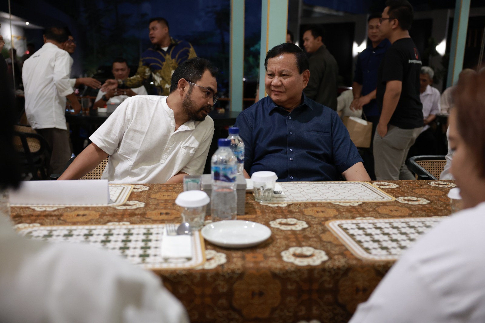 Ketua Umum Partai Gerindra Prabowo Subianto saat datang ke Solo di sambut hangat Relawan Jokowi dan Relawan Gibran (Ashar/Foto:Tim Prabowo/SinPo.id)
