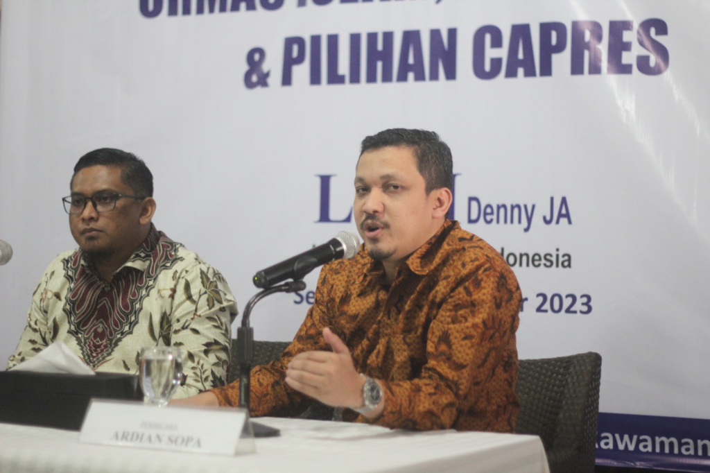 LSI Denny JA gelar konfrensi pers Prabowo paling Dikenal dan Disukai Ormas Islam (Ashar/SinPo.id)