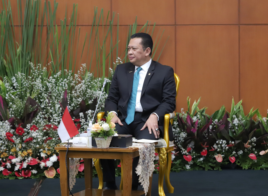 Presiden Iran Ebrahim Raeisi Bertemu Ketua MPR RI Bambang Soesatyo di ruang delegasi Nusantara V MPR RI (Ashar/SinPo.id)