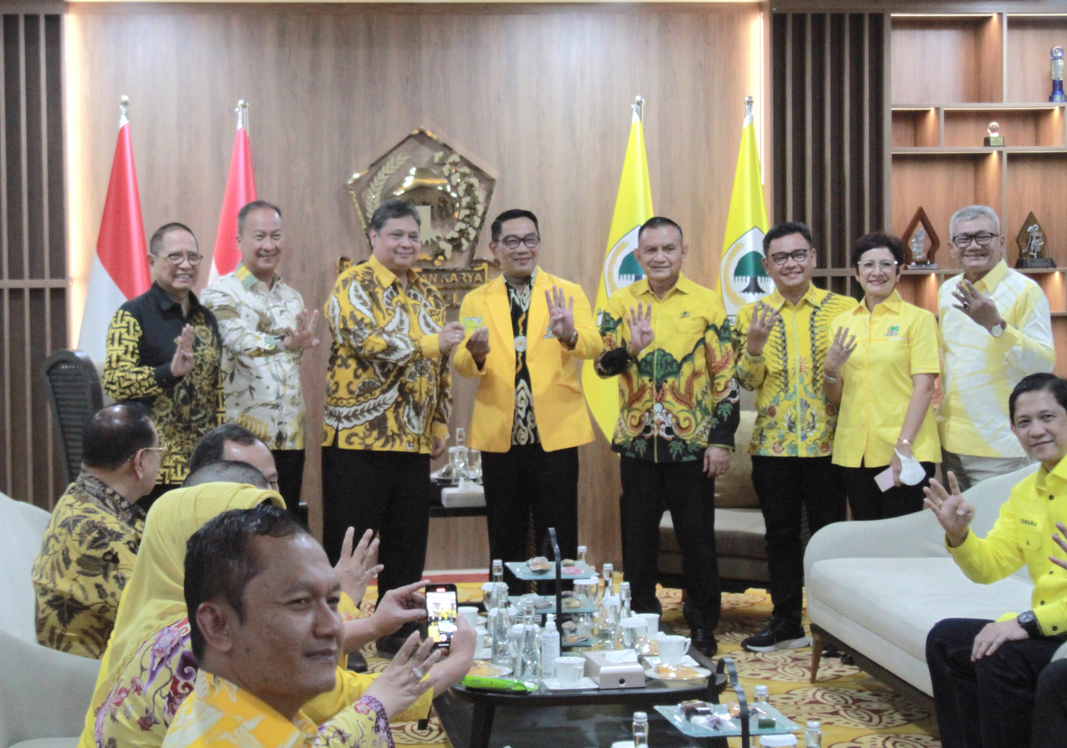 Gubernur Jawa Barat Ridwan resmi menjadi Kader Partai Golkar Jawa Barat (Ashar/SinPo.id)