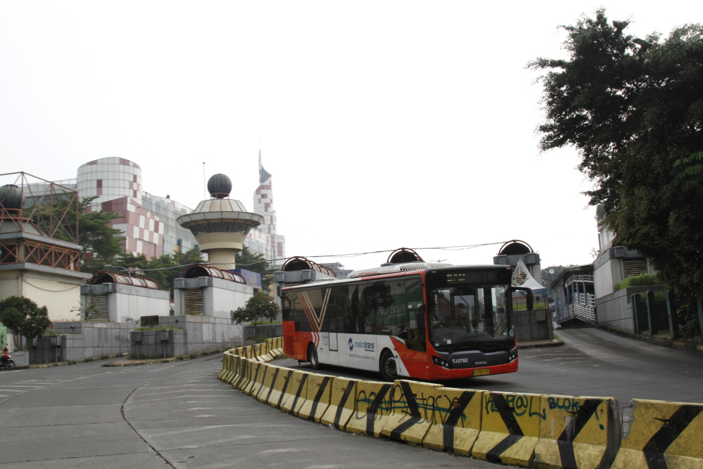 PT MRT berencana akan melakukan revitalisasi Terminal Blok M untuk memudahkan pengguna transportasi bus transjakarta di Area Terminal Blok M (Ashar/SinPo.id)(