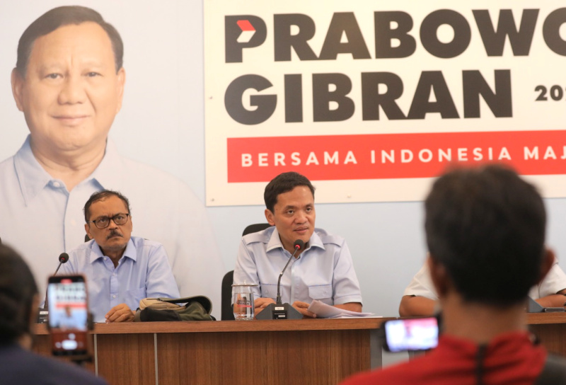 TKN Prabowo-Gibran gelar konfrensi pers terkait putusan DKPP tidak berdampak pada pencalonan Prabowo-Gibran (Ashar/SinPo.id)