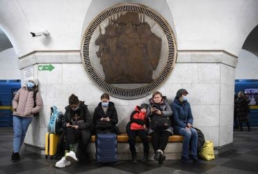Kondisi warga Ukraina yang mengungsi di stasiun kereta api bawah tanah/net